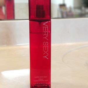 Victoria's Secret Very Sexy sheer mist spray